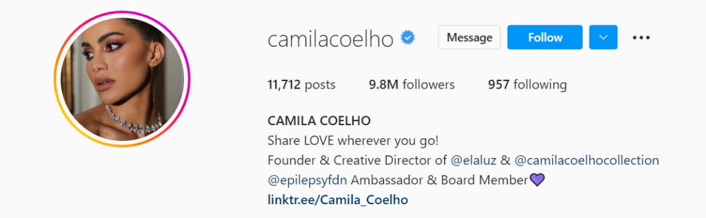 Camila Coelho is a Brazilian beauty and style influencer - Fashion Influencer